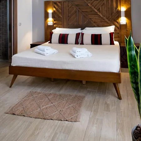 Adventor Eco-suites 4*